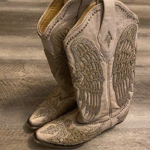 Women’s coral boots